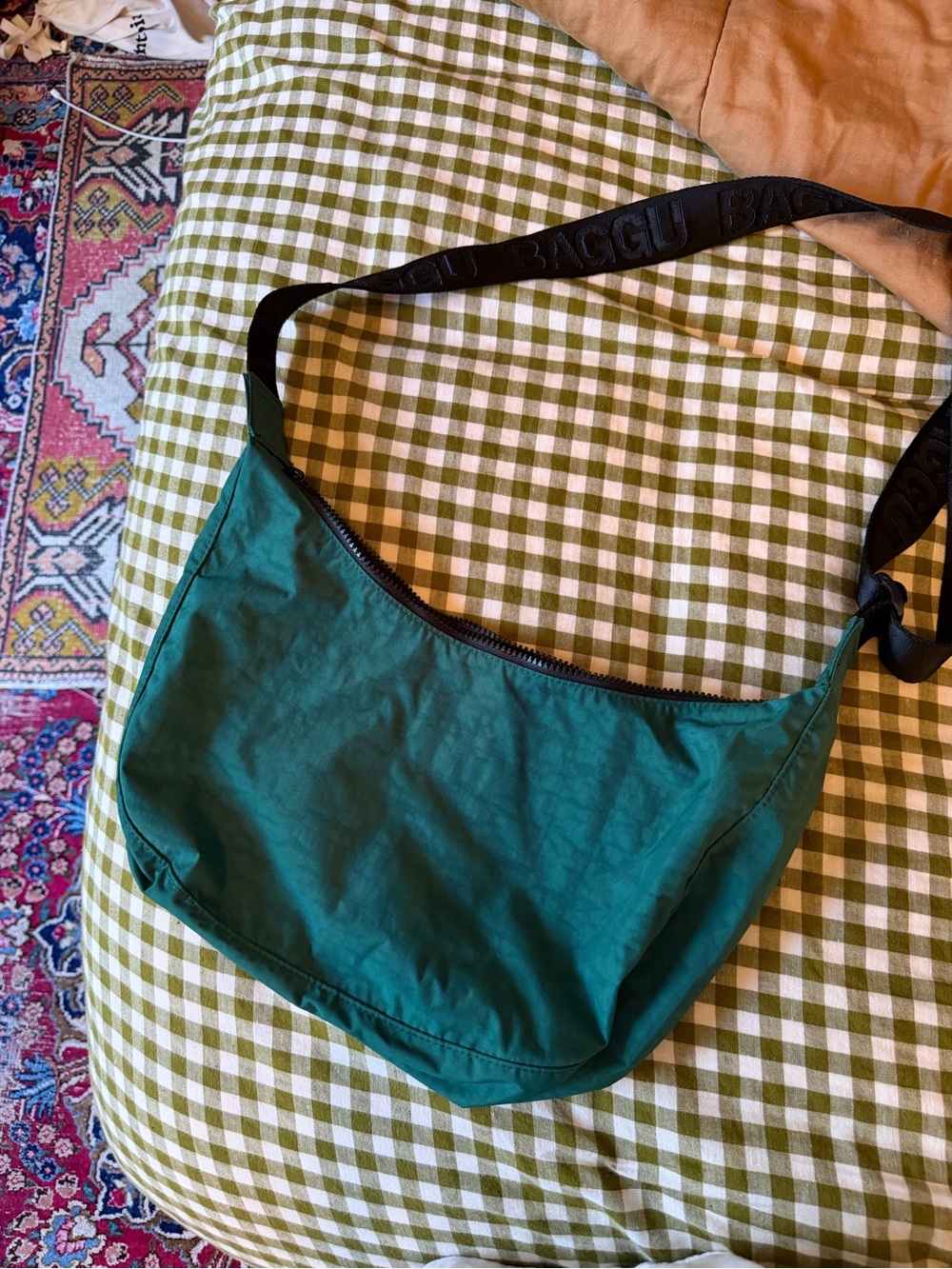 NWT BAGGU Snoopy Green Crossbody Shoulder bag - Picture 2 of 3